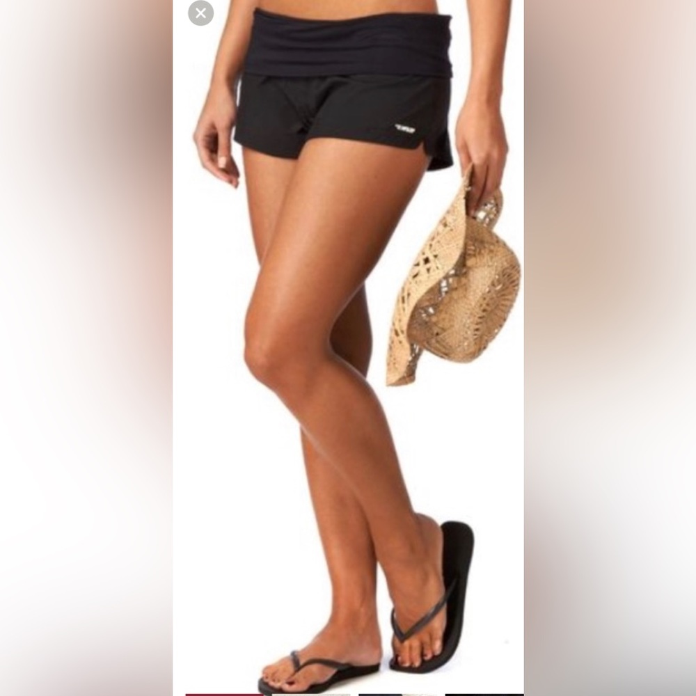 Sea Folly Fold Over Wide Waist Banded Pull-On Cherry Red Shorts Size Small